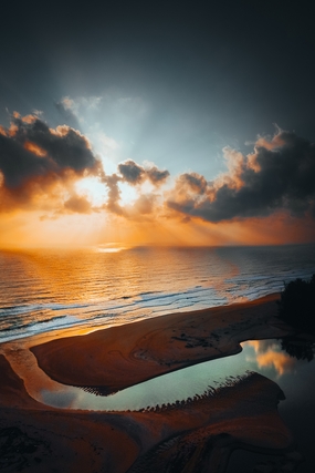 黄昏海边晚霞摄影图片